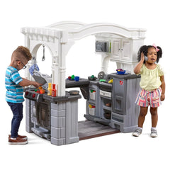 Grand Walk-In Classic Kitchen & Grill™